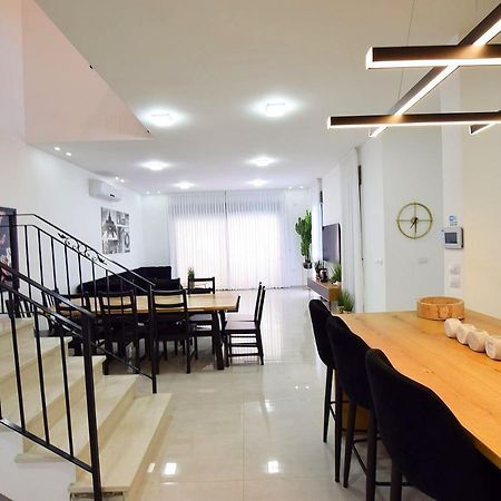 אמה וילה ריזורט Villa Hadera Exterior photo